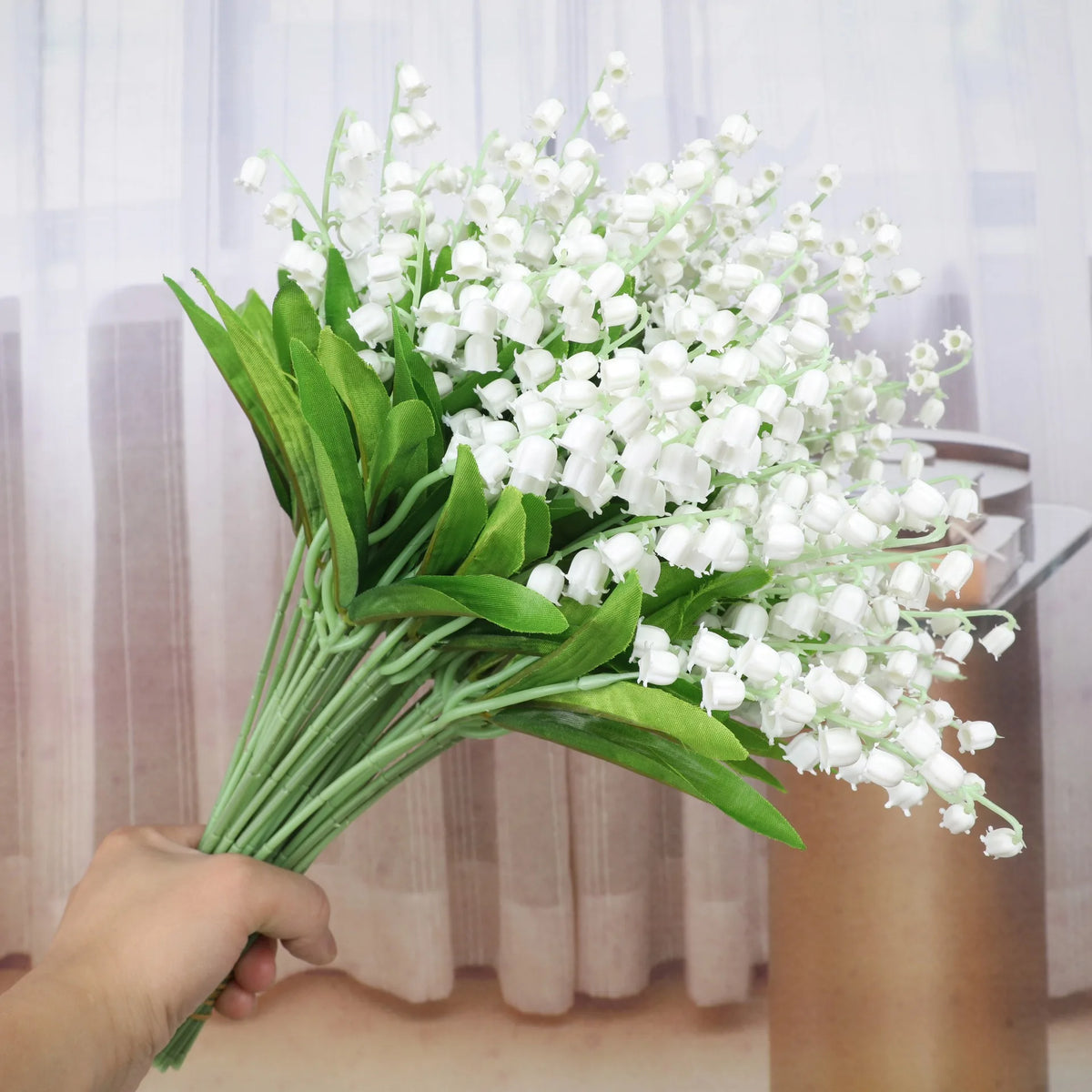 bouquet artificiel blanc vert feuilles fleurs naturel minimaliste décoration intérieure mariage anniversaire rustique