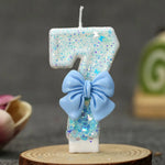 décoration anniversaire bougie chiffre paillettes argentées bleu clair festive tringle métallique simple élégante cute