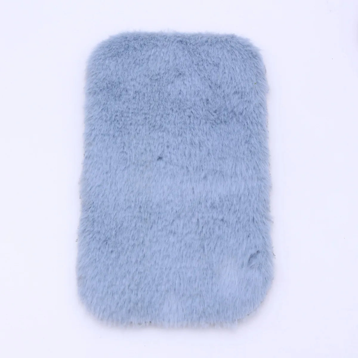 tapis fourreau coussin fourrure moderne couleur bleu rose beige blanc