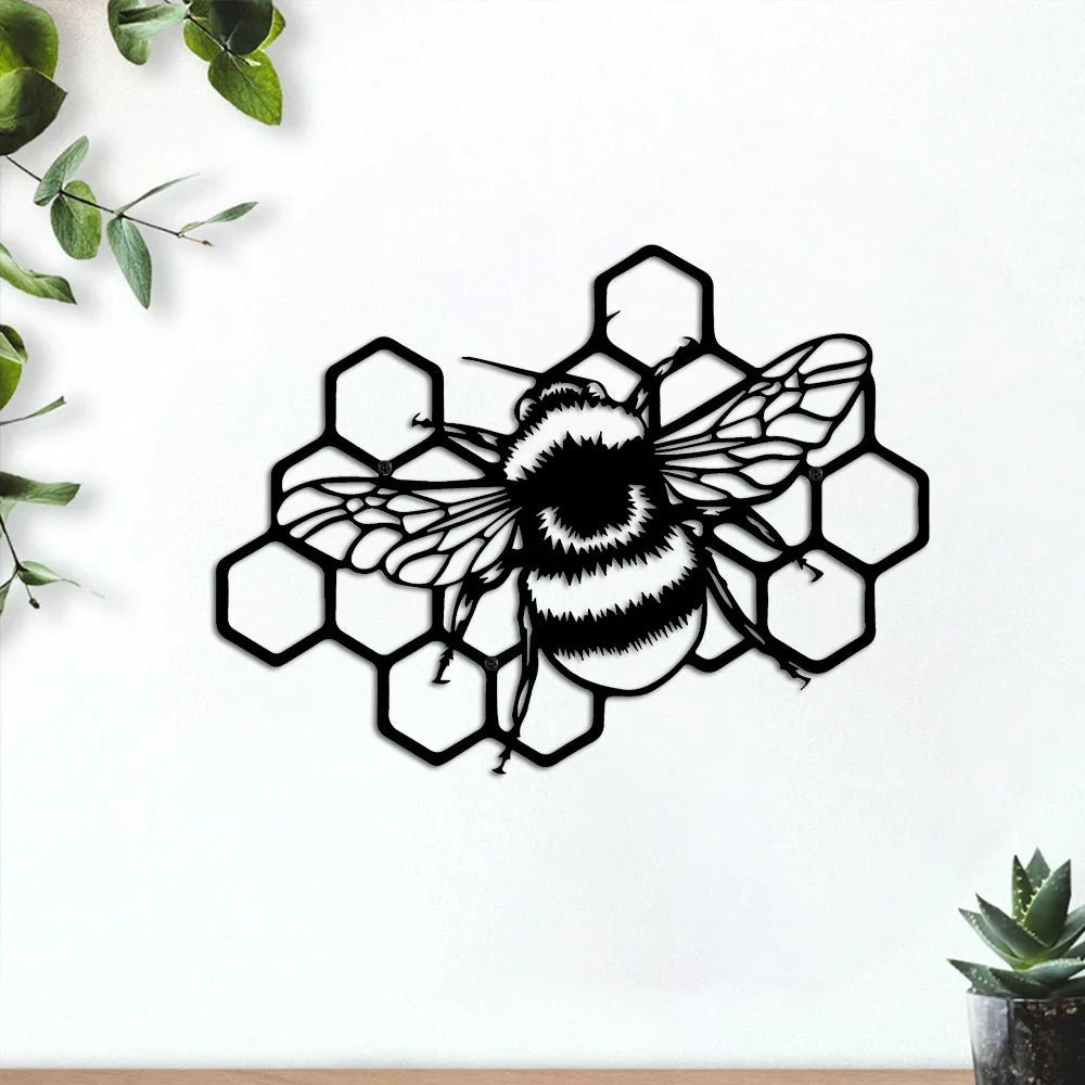 sculpture murale abeille contemporaine noire cellules hexagonales métal ailes fines décoration intérieure salon