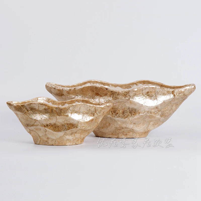 bassin decoratif moderne blanc beige ondule texture brillante vase decoratif simple