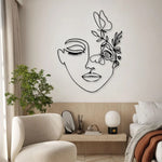 Vue de côté montrant la forme irrégulière du décor mural
