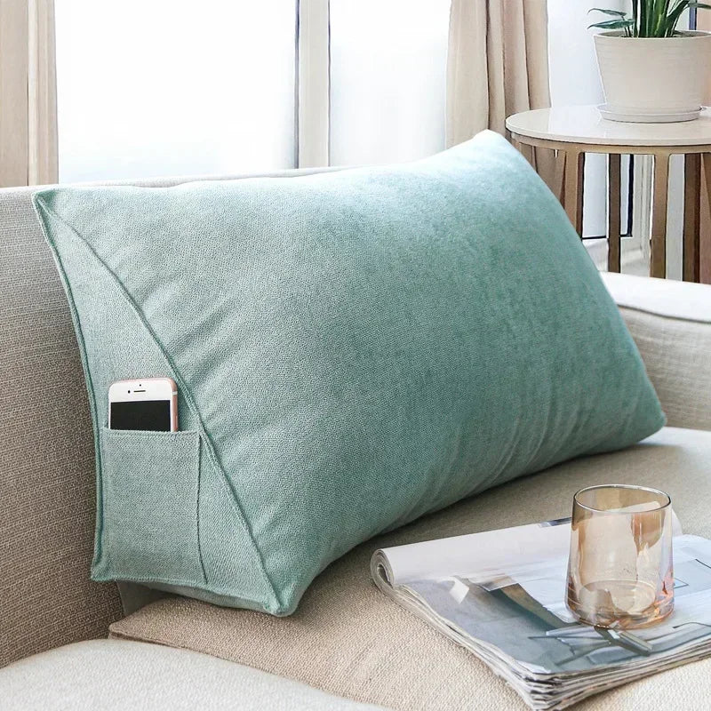 coussin triangulaire velours gris beige literie massage voyage contemporain posable decore