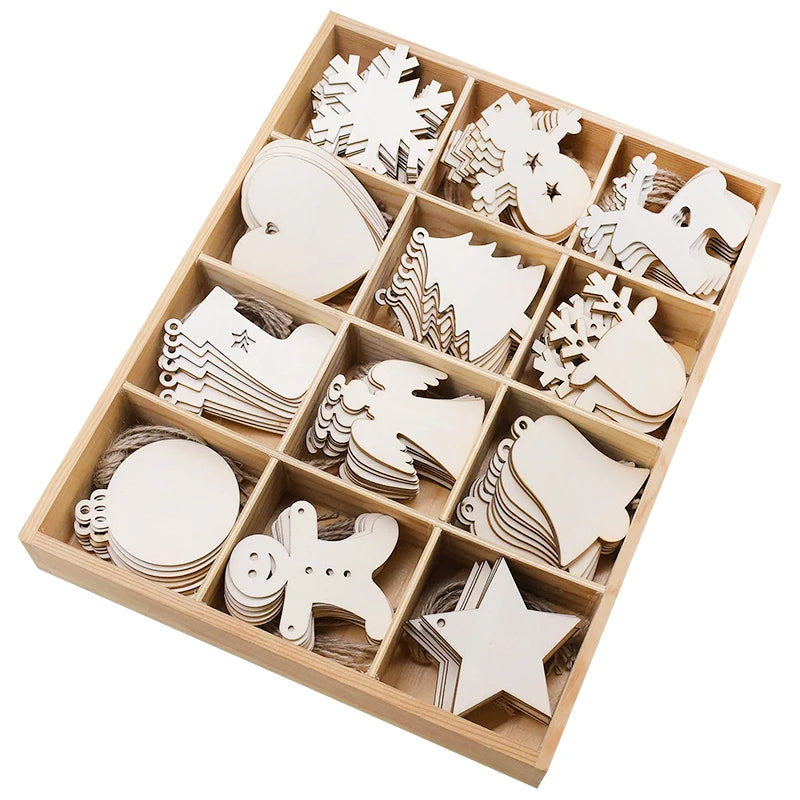 Décoration suspendue en bois brut bonhomme de neige et étiquette pour Noël