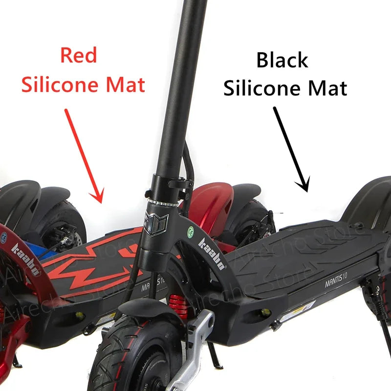 tapis protection silicone rouge noir trottinette graphique moderne flèches scooter kaabo mantis