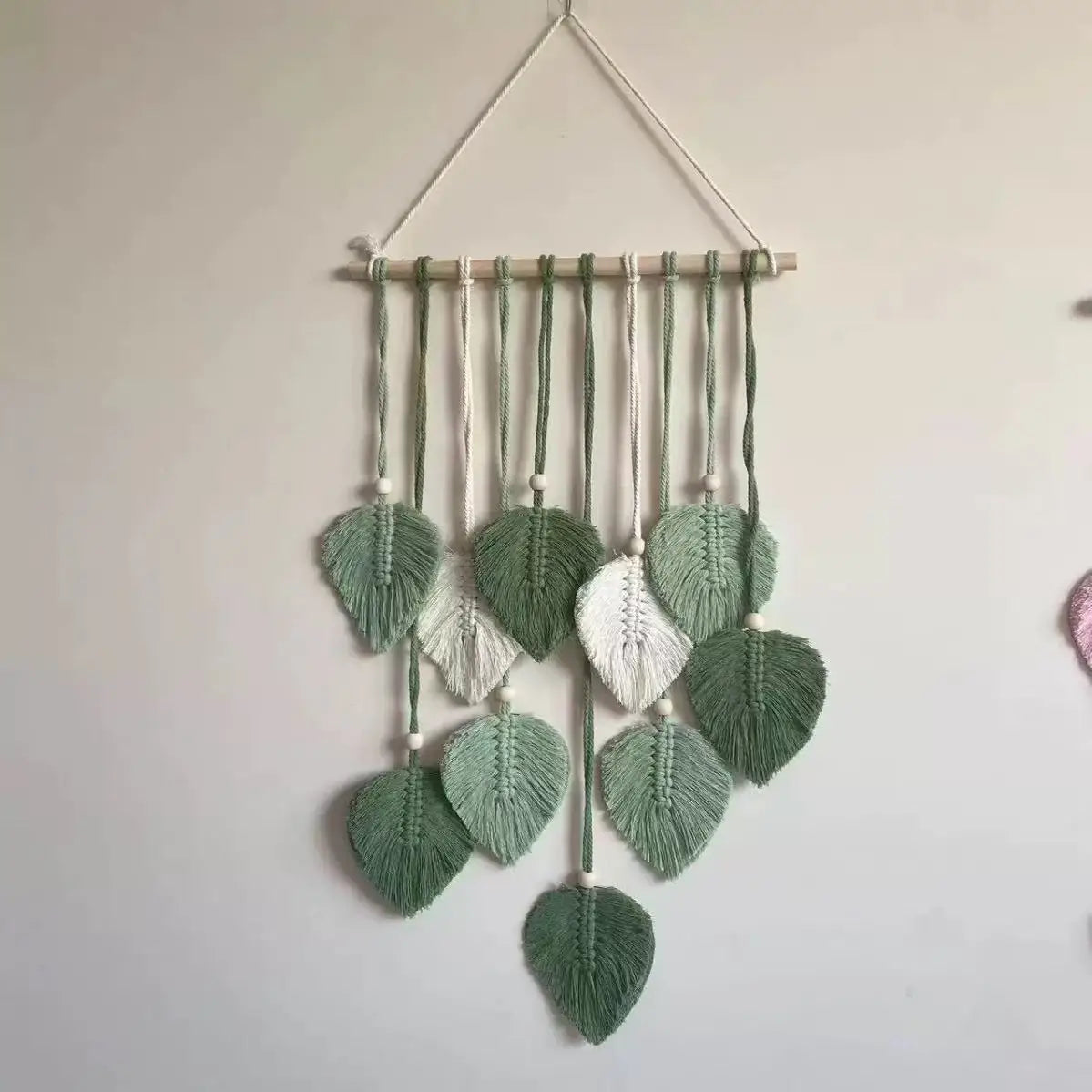 tapisserie murale coton feuilles stylisées vert blanc beige bohème moderne fixations decoration mur hanging