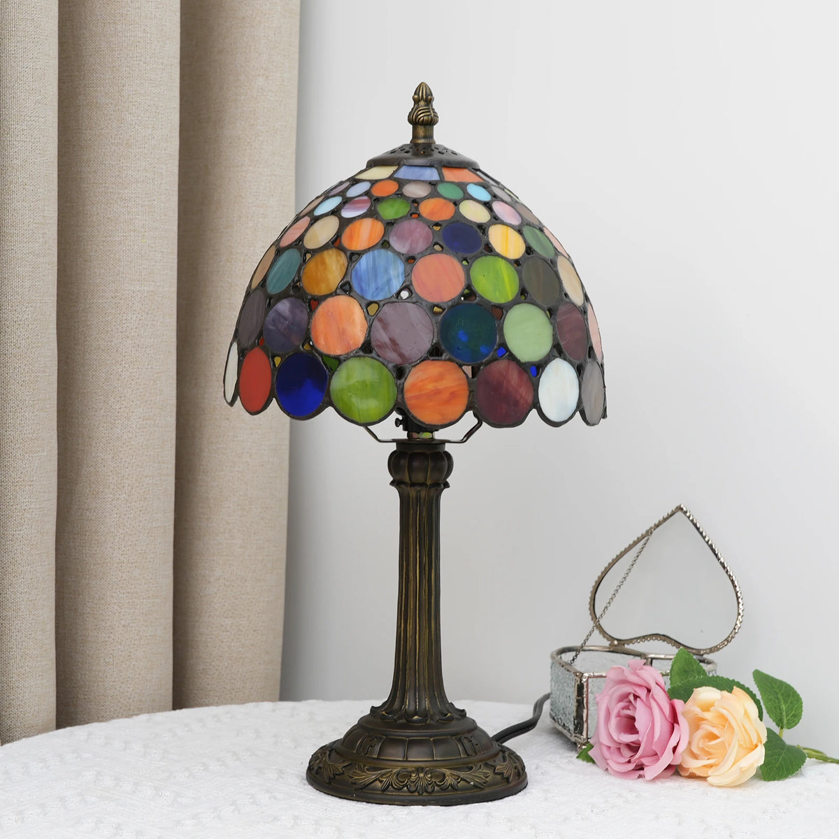 lampe table tiffany multicolore vitrail opaleuse traditionnelle allumée facilement chambre salon