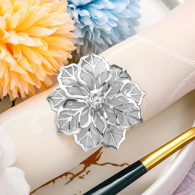 anneaux serviette fleur stylisée doré rose doré argenté élégants décoratifs ajustables table événement