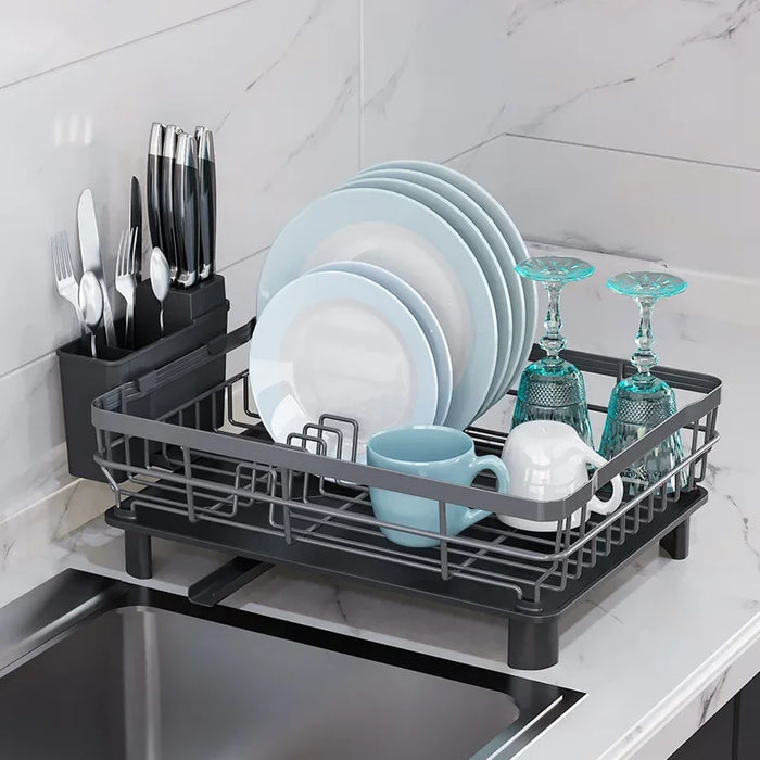 rangement vaisselle moderne égouttoir métal noir grille assiettes verres tasses cuillères couteaux cuisine minimaliste
