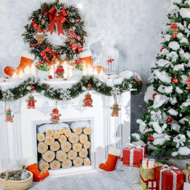Ornement de Noël bonhomme en pain d'épice sur branche de sapin