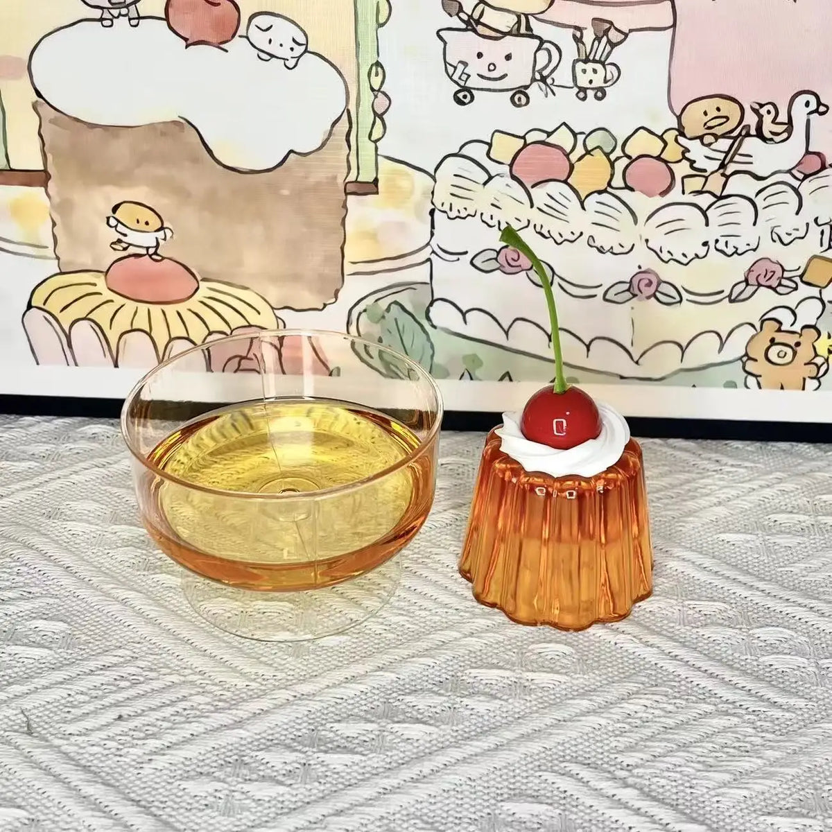 décoration anniversaire pots gel coloré crème fouettée cerises verre vintage transparent rose