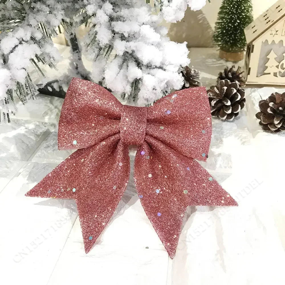 Ornement de Noël en tissu non tissé couleur olive sur sapin