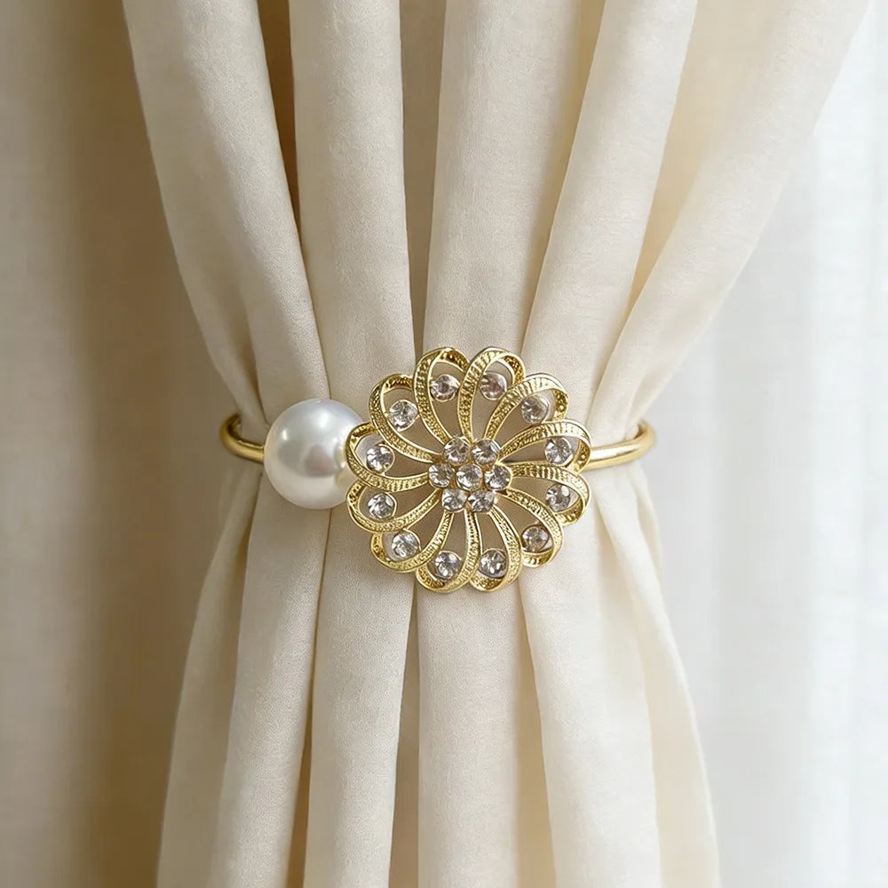boucles rideau or blanc classiques anneaux dorés fleurées chambre coucher vintage français