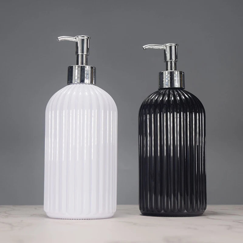 distributeur savon liquide noir blanc rayures moderne réutilisable salle bain cuisine pompe pression