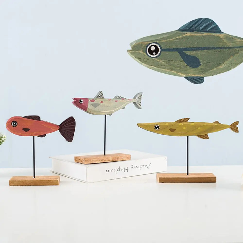 poisson bois artisanal peint vert rouge jaune gris salon decoration maison tringle socle