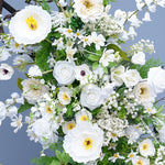 Décoration mariage arche florale blanche verte artificielle extérieure classique romantique événement festive