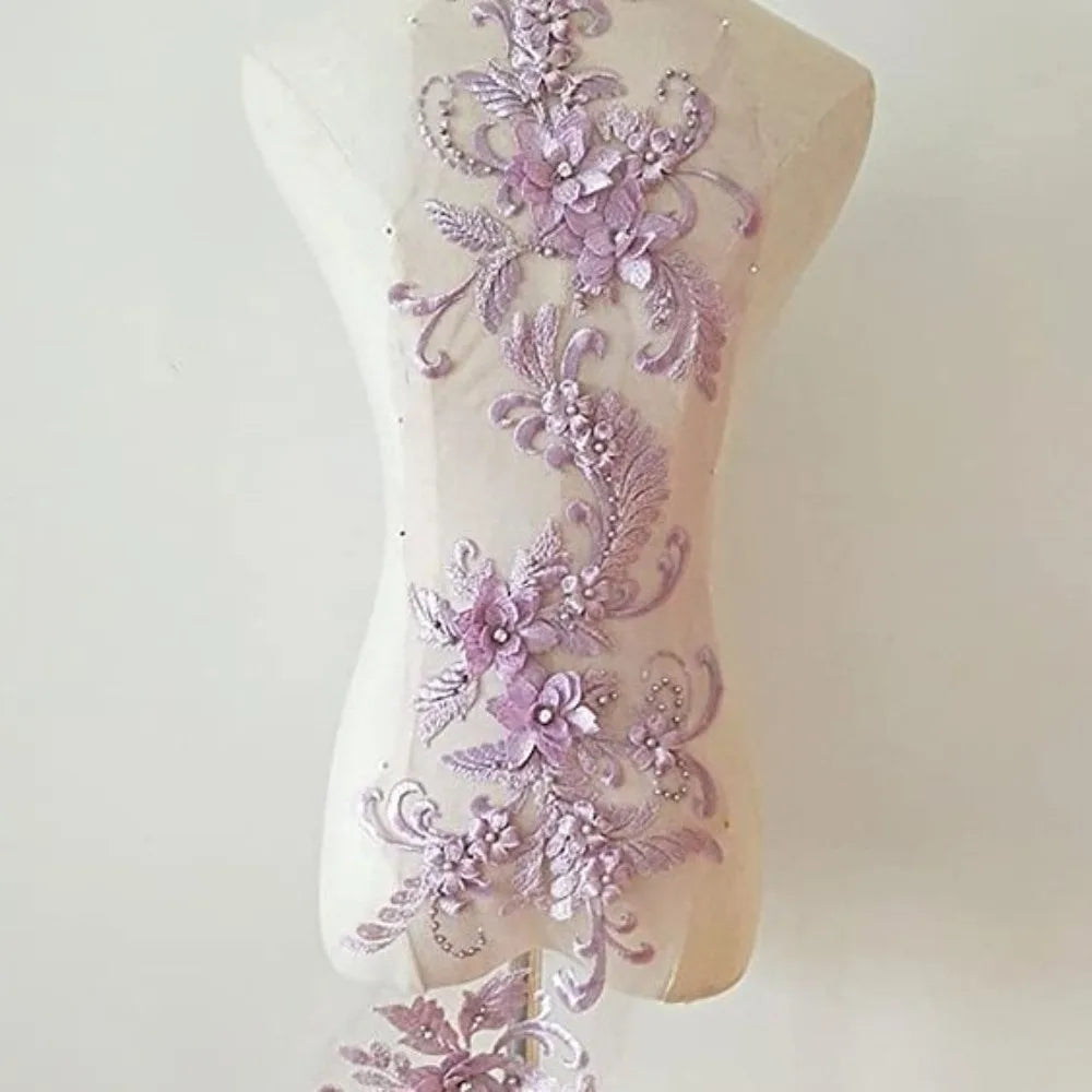 applique textile brodée floral semi transparente rose clair noir baroque
