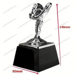 statuette décorative argentée chrome noir doré élégante luxueuse classique ornement maison salon