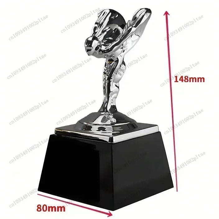 statuette décorative argentée chrome noir doré élégante luxueuse classique ornement maison salon