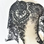 étole élégante broderie fine motifs floraux géométriques polyester translucide rose pâle bleu clair vert