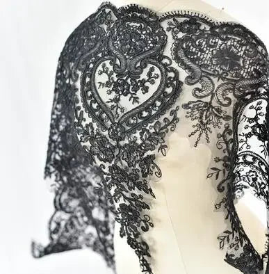 étole élégante broderie fine motifs floraux géométriques polyester translucide rose pâle bleu clair vert