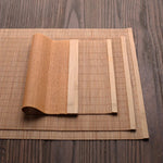 Décoration intérieure avec chemin de table en bambou pour ambiance zen