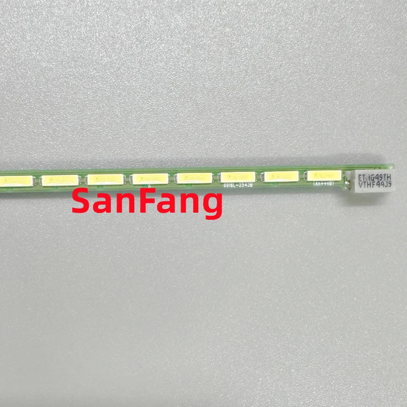 bande led vert blanc moderne connecteur lumiere technologie fixations invisible