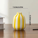 vase porcelaine rayures horizontales bleu blanc rose jaune rouge moderne minimalisteintérieur décoration fleurs