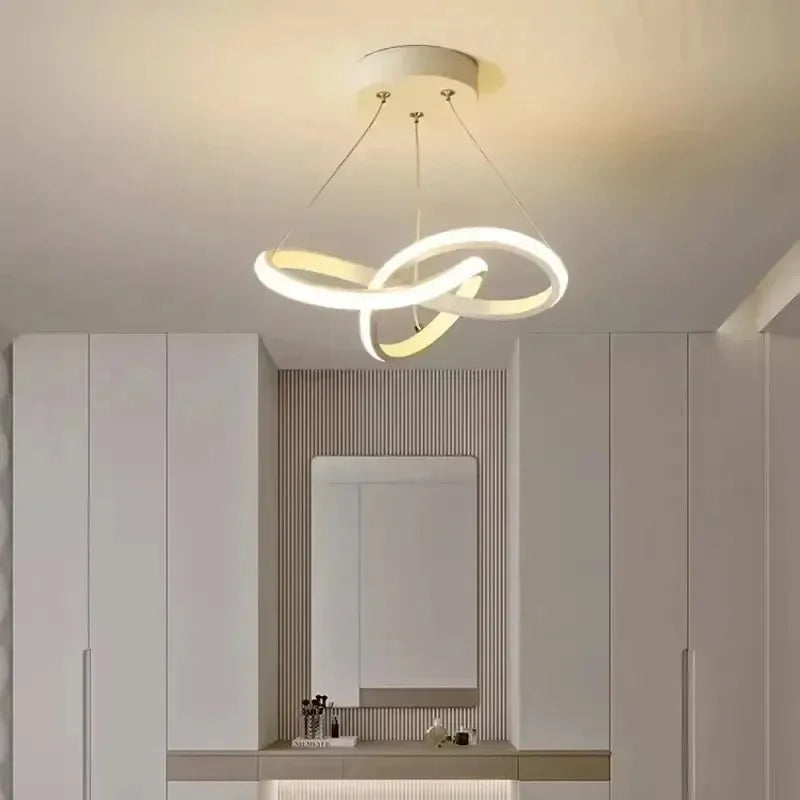 Suspension lumineuse moderne aluminium blanc doré anneaux entrelacés éclairage intérieur restaurant salon chambre