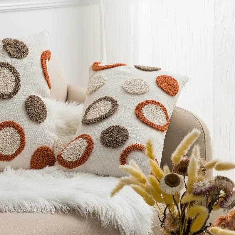coussin décoratif nordique brodé motif géométrique beige moutarde orange brun boho chic