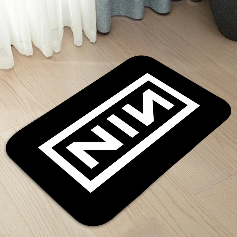 tapis moderne noir blanc logo nin floral antidérapant polyestère salon