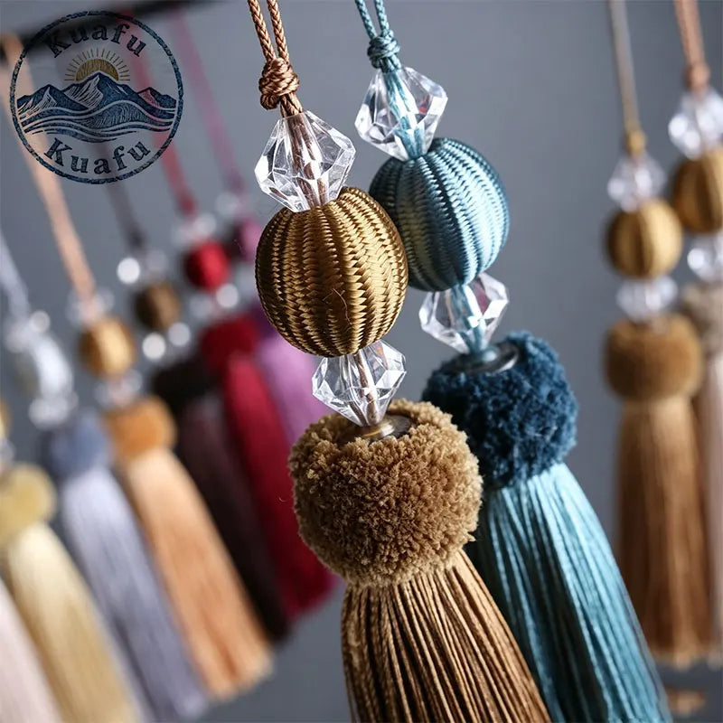 pompons décoratifs translucides franges rideaux décoration intérieure élégante