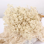 bouquet fleurs séchées violettes blanches modernes décoration intérieure anniversaire mariage baby shower