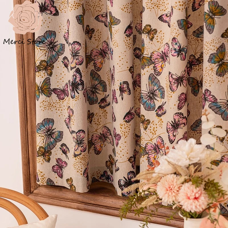 rideau opaque motif papillon coloré classique romantique fenêtre salon maison beige décoratif