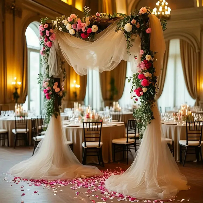 rideau scène beige clair ondulé élégant fleurs guirlandes anniversaire mariage baptême événement