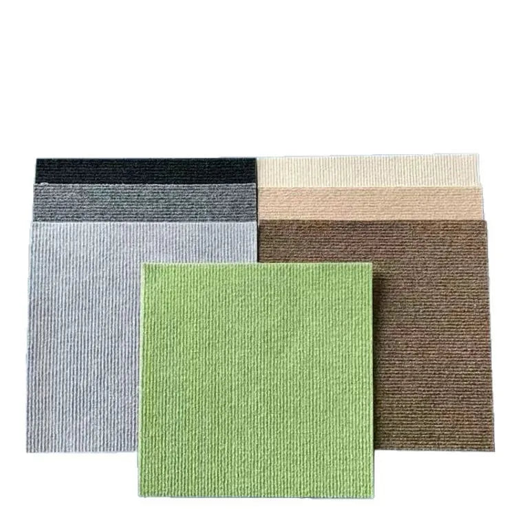 tapis modulaires texturés rayures verticales moderne adhésif sol pièce enfants salle jeux patio