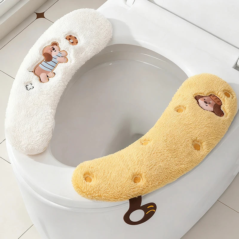 couvre siege toilette peluche blanc jaune imprimé chien doux decoratif anneaux métalliques salle bain