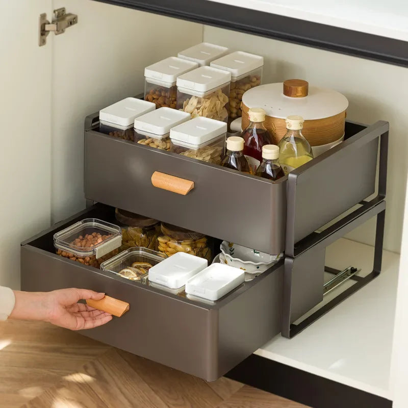 meuble tiroirs cuisine gris blanc poignées bois rangement sous évier