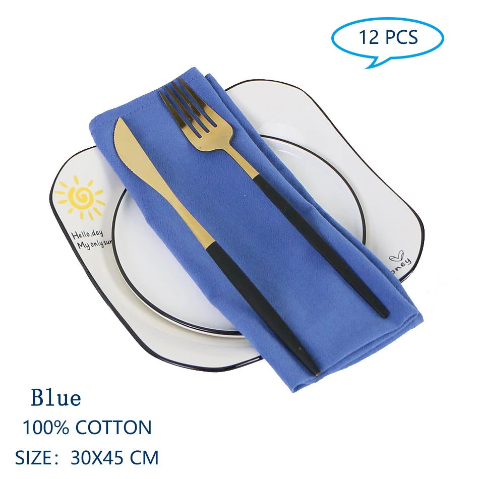 Serviettes de table en coton bleu de haute qualité, accessoires de table élégants pour les repas.