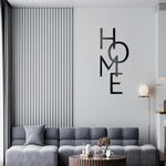 Installation de la plaque murale en métal sur un mur lisse dans une chambre