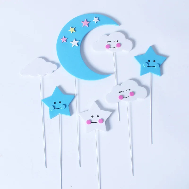 décoration gâteau anniversaire étoiles nuages lune sourire nuit bleu jaune rose