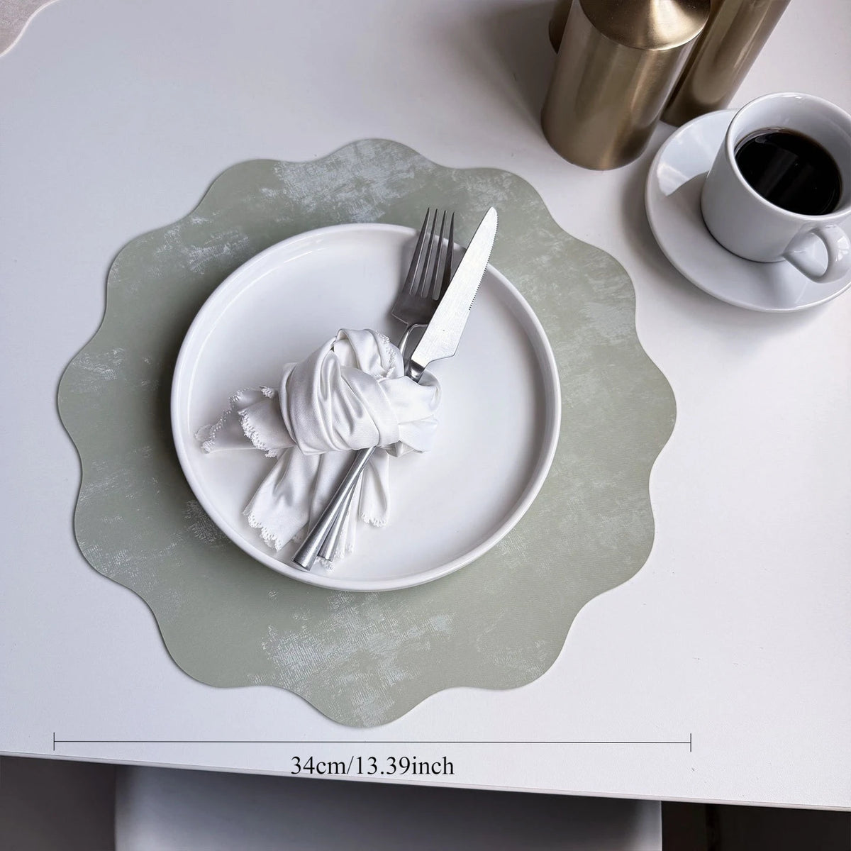 serviettes table moderne gris vert marron beige rose texture grunge élégant assiettes fourchettes tasses