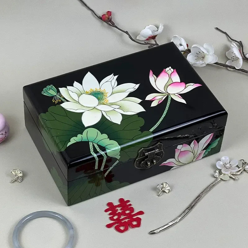 boîte bijoux traditionnelle fleurs blanches roses compartiments miroir cadenas noir japonais vintage floral