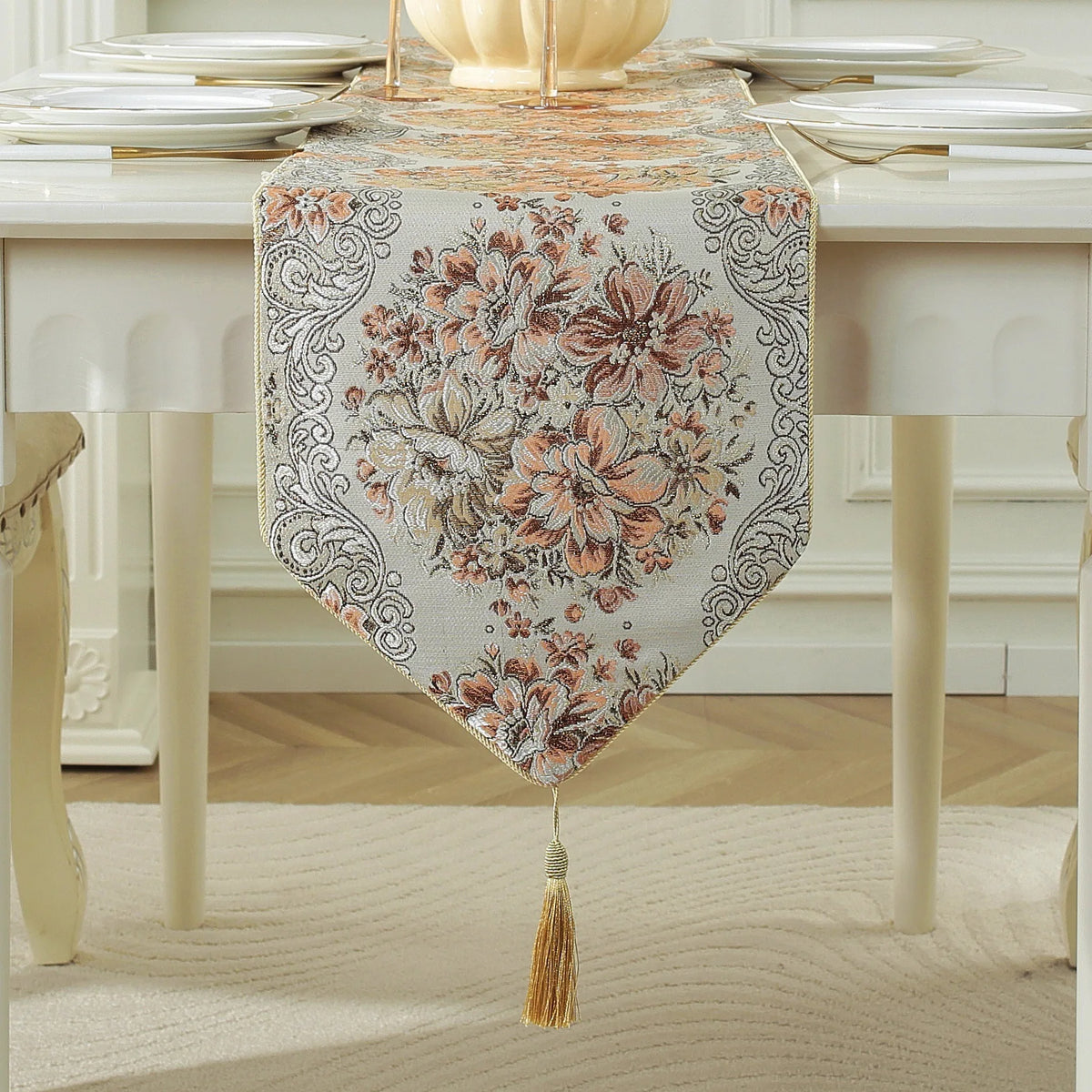 chemin table floral ornements tissu décoratif couleurs variées classique table manger