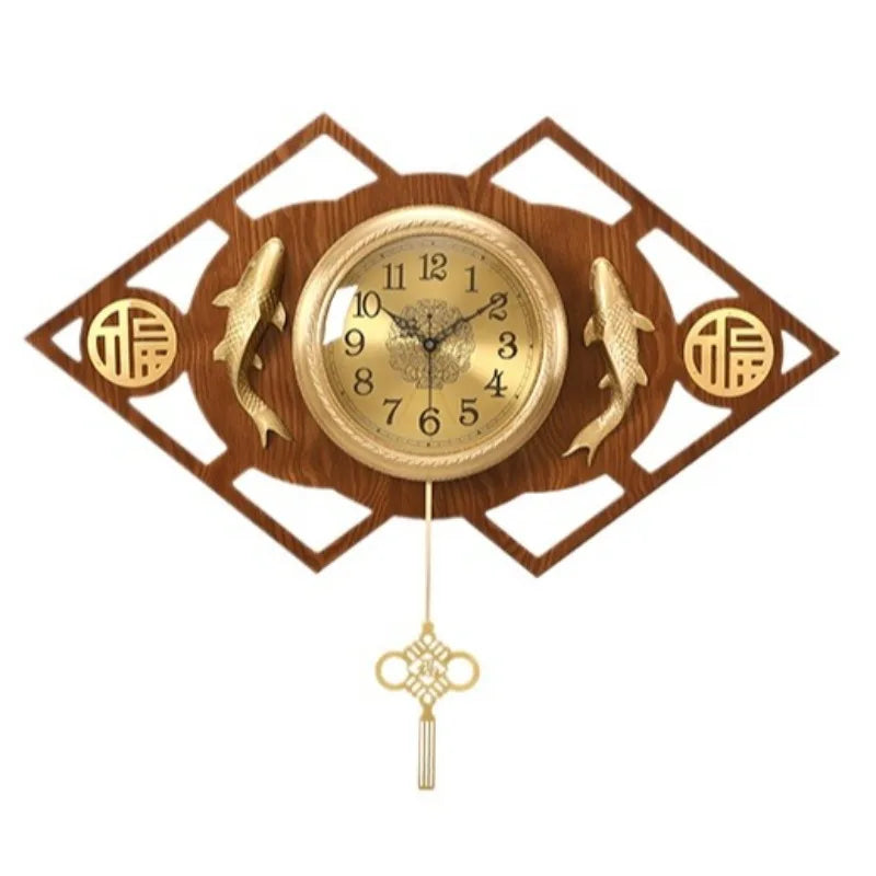 horloge murale chinoise traditionnelle décoration salon aiguilles poissons dorés bois texturé