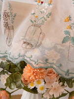 rideau brodé fleurs pots verts transparent rustique fenêtre cuisine anneaux métalliques decoration interieur