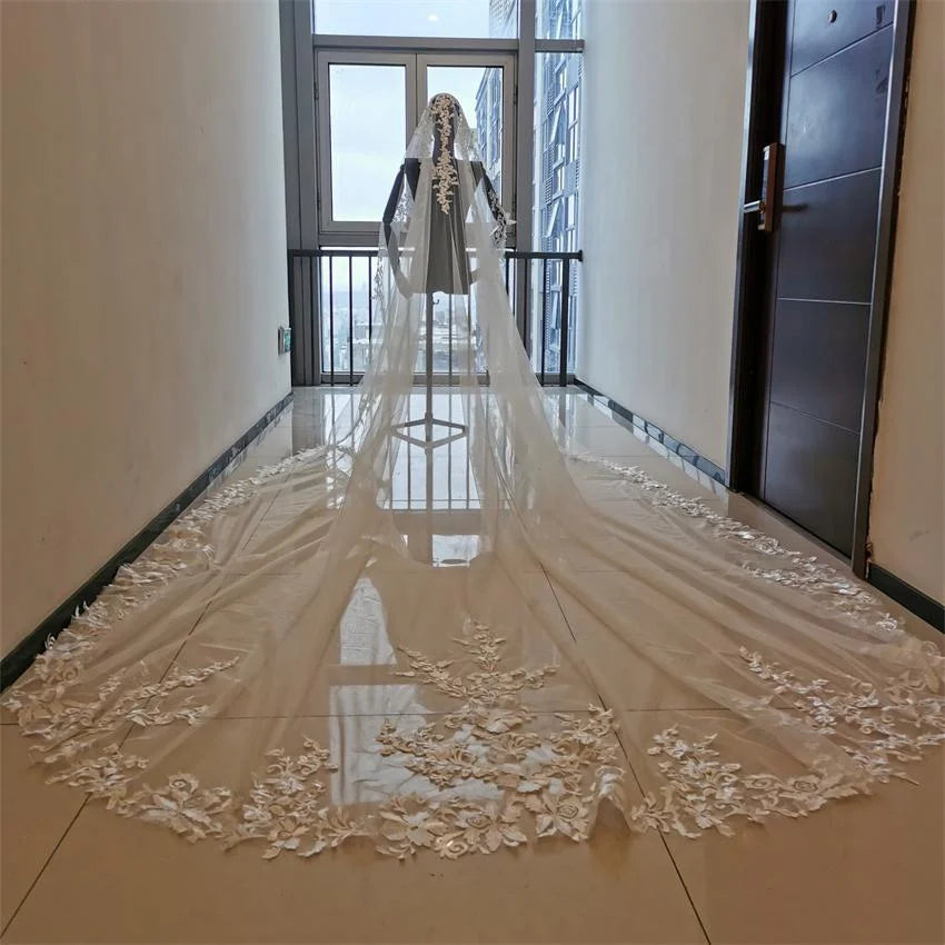 voile mariée cathédrale tulle dentelle off white transparent classique broderie florale femme adultère monocouche