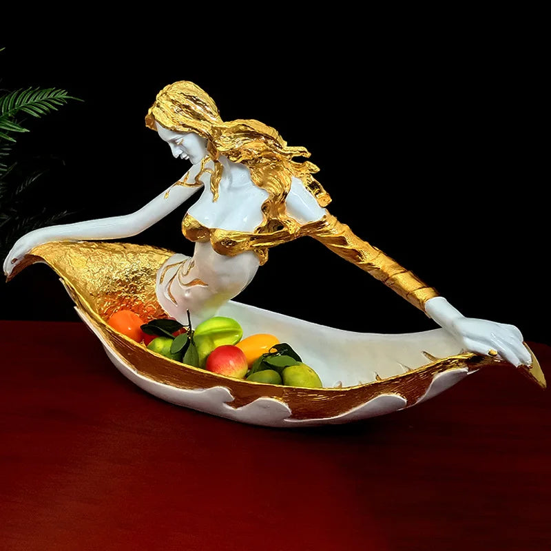 Sculpture decorative moderne femme corbeille fruits blanc or motif ondule 60cm haute