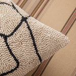 coussin brodé géométrique moderne beige noir amovible lavable