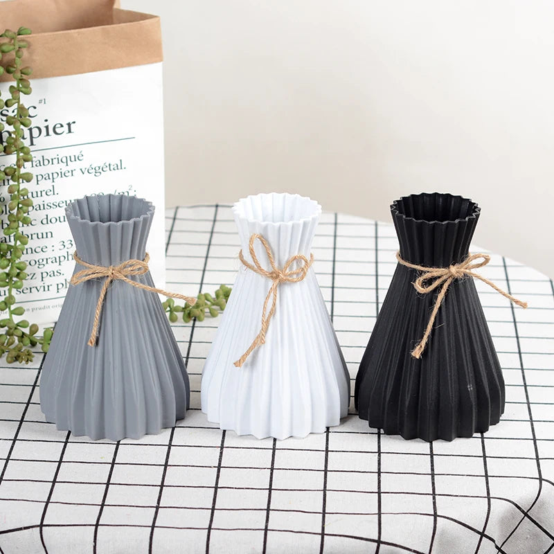 vase decoratif moderne gris blanc noir plissé gaufré faux fleurs tournesol eucalyptus lilas jonquille